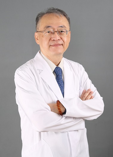 何鴻鋆醫師 照片