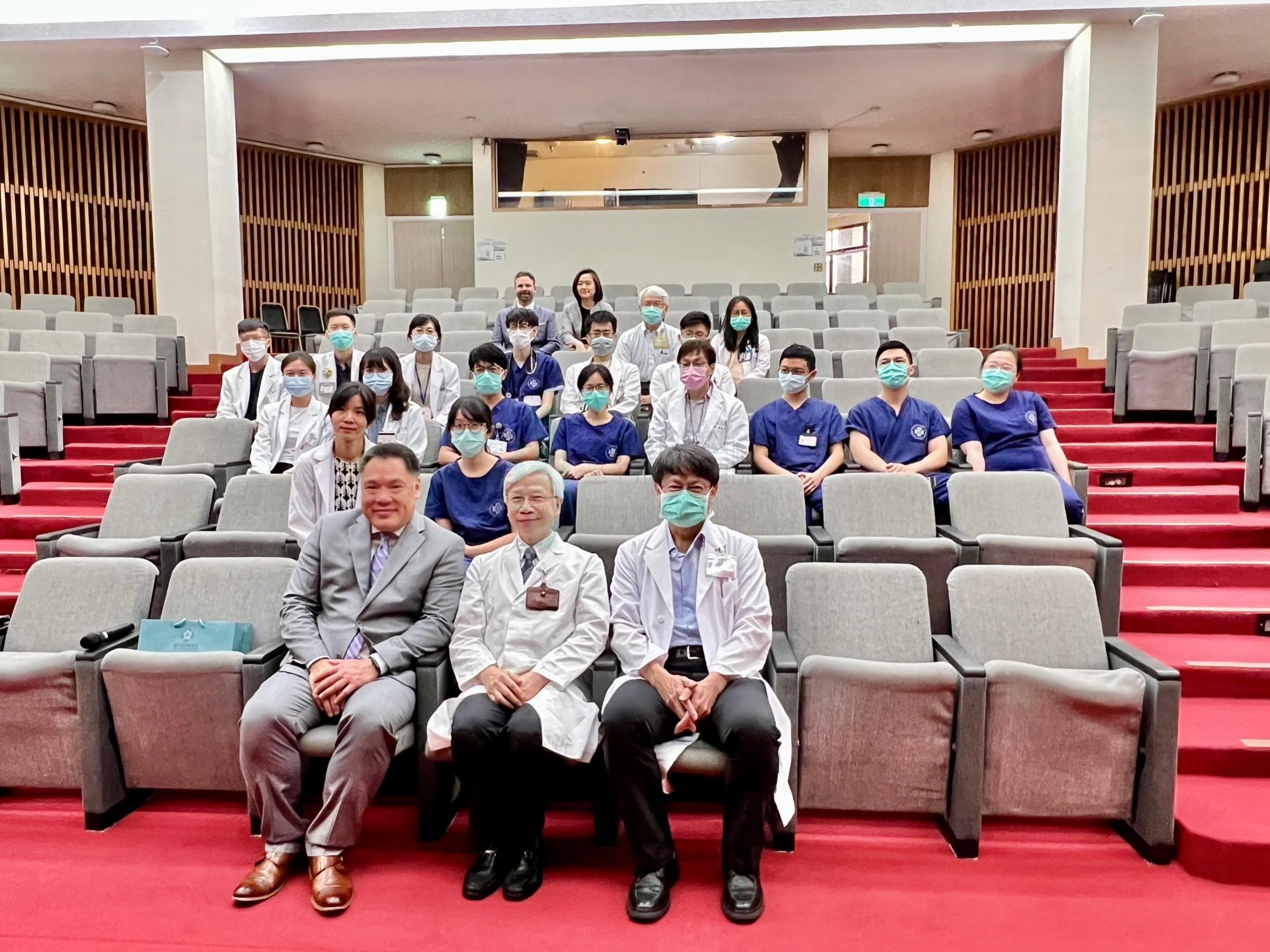 Robotic Endometrial Cancer Surgery Seminar，講者Prof. Peter Lim