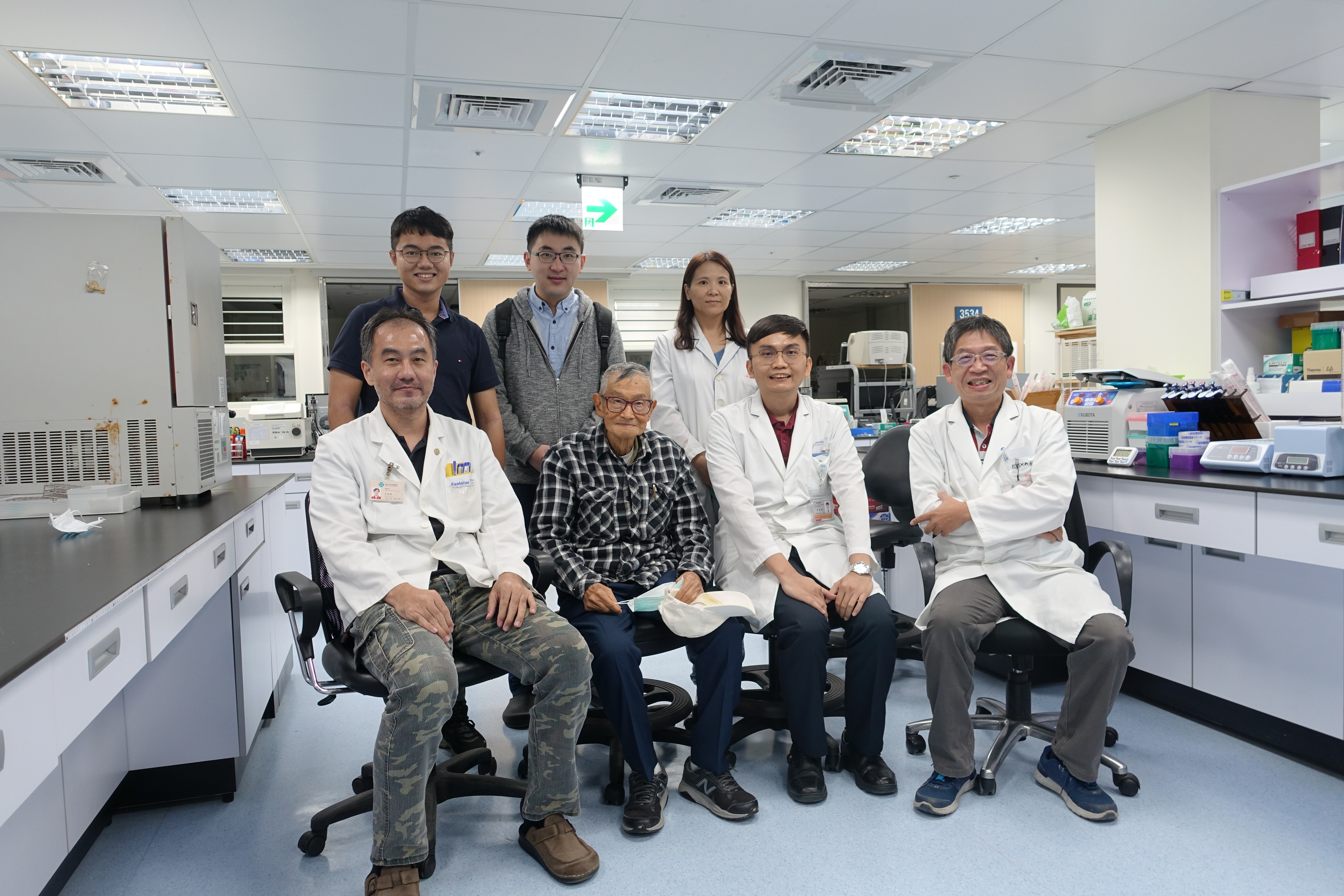 臨床毒物科與杜祖健教授合影