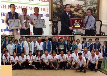 院長許惠恒先生率領醫療團隊赴越南國際醫療義診獲同奈省衛生部頒贈感謝狀。