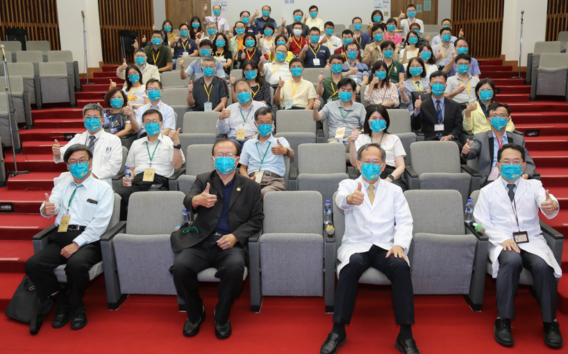 1110624人事行政總處與高階資訊人才領導班參訪合影